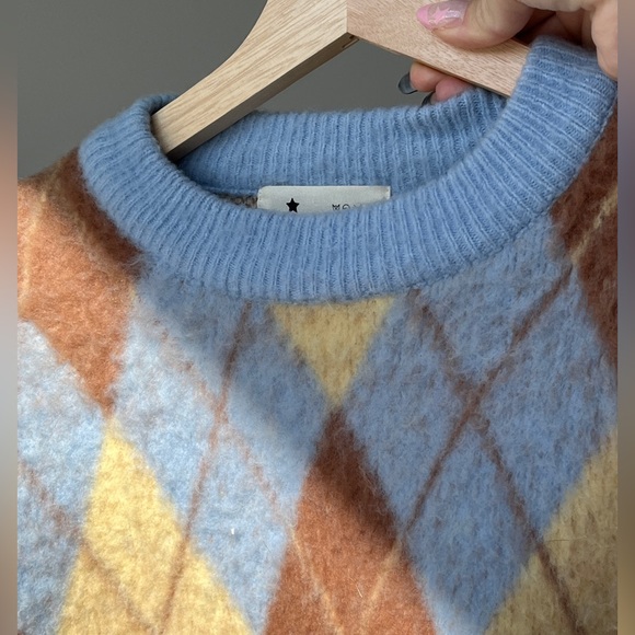 Fuzzy argyle sweater - Picture 2 of 5